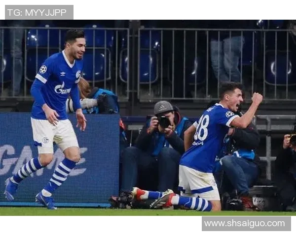 莫火车与萨兹堡的激烈对决谁能在这场比赛中笑到最后